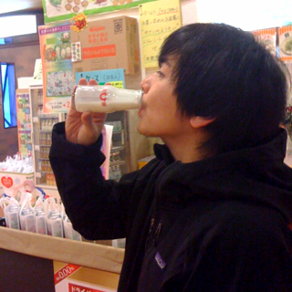 牛乳を