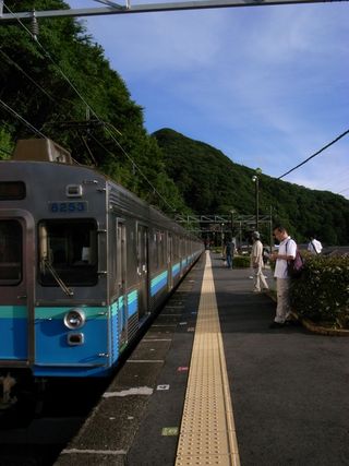 R1049046